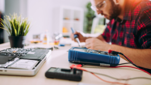 An engineer testing to see if amperage matters on power adapters?